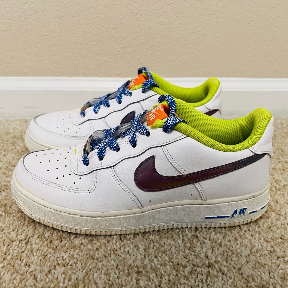 Nike Women's Shoes White and Purple with Blue Laces